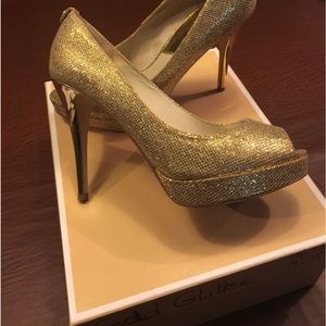 Michael Kors Gold peep toe pump size 8 New
